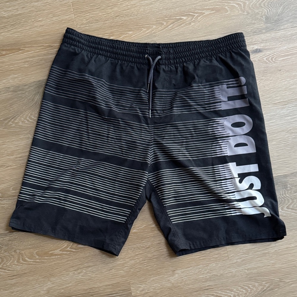 Nike Men’s Swim Shorts Size L